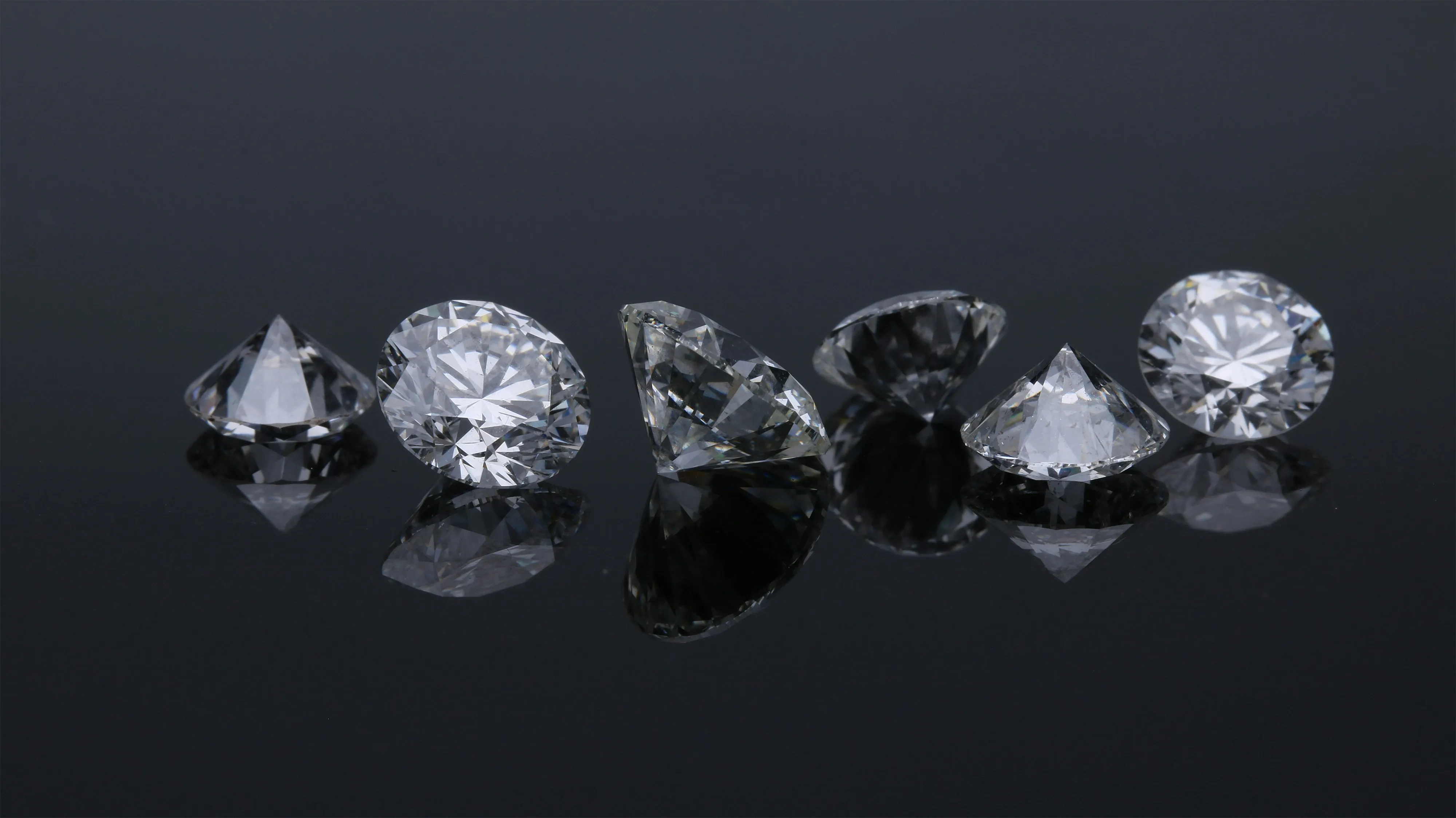GIA and IGI certified diamond stones with grading reports